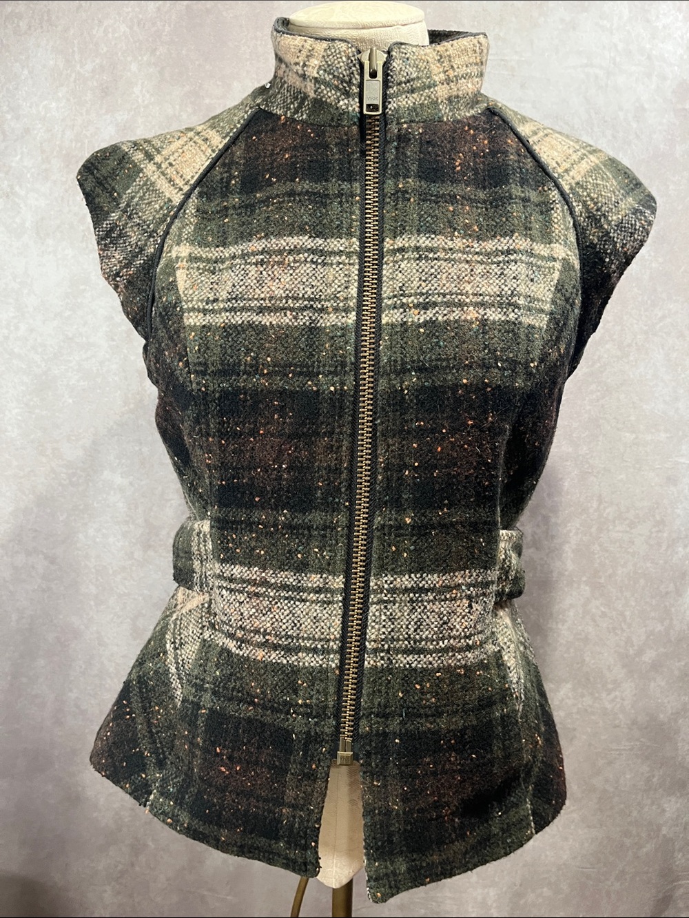 CAbi Green and Gray Plaid Zip-Front Lined Sleeveless Vest size medium
